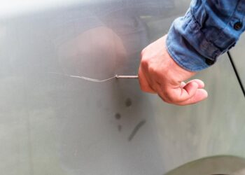 Aprenda a remover os riscos no seu carro como um profissional!