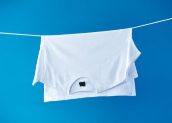 Aprenda a lavar t-shirts sem que elas encolham ou desbotem!