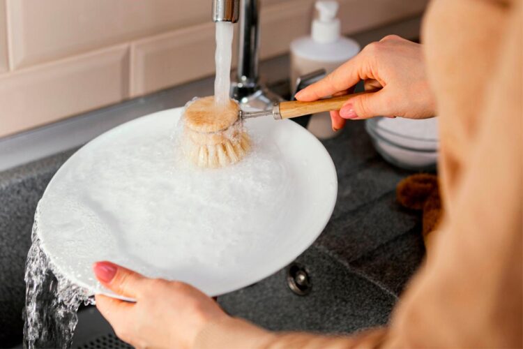 10 coisas que está a limpar em excesso Enquanto algumas coisas precisam de limpeza frequente, outras não necessariamente.