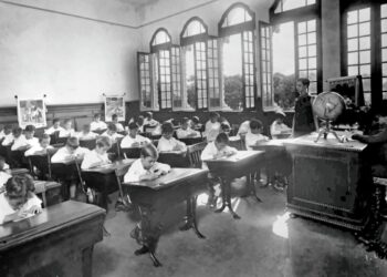 Aprendíamos com giz e ardósia, cultivando o respeito e a disciplina entre professores e alunos. Escola Primária de antigamente