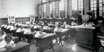 Aprendíamos com giz e ardósia, cultivando o respeito e a disciplina entre professores e alunos. Escola Primária de antigamente