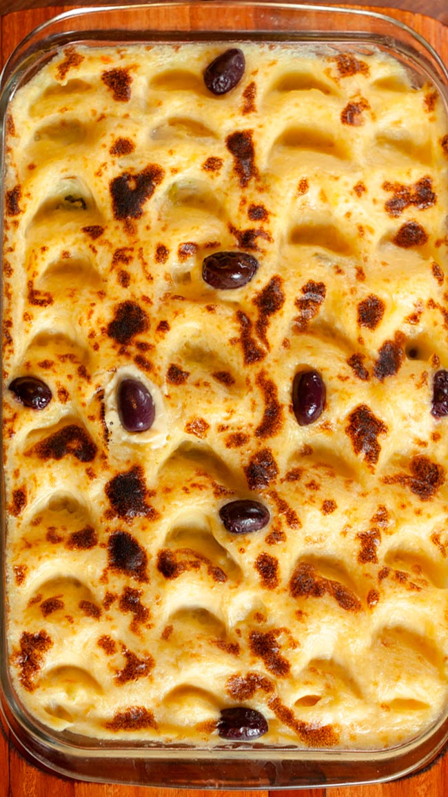 Aprenda a fazer Bacalhau à Zé do Pipo tradicional Descubra como preparar este clássica refeição que evoca memórias e tradição.