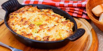Siga esta receita e surpreenda-se com a rapidez com que o prato desaparece da mesa! Bacalhau com batata palha