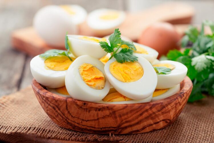 Técnica rápida e fácil, que permite obter ovos cozinhados no ponto desejado!