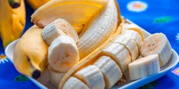 Técnicas simples que ajudam a manter as bananas frescas por muito mais tempo.