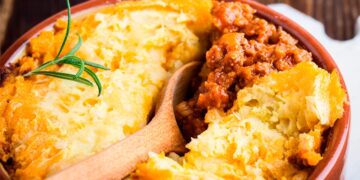 A tradição e o sabor inconfundível do empadão de carne. Uma maravilha!
