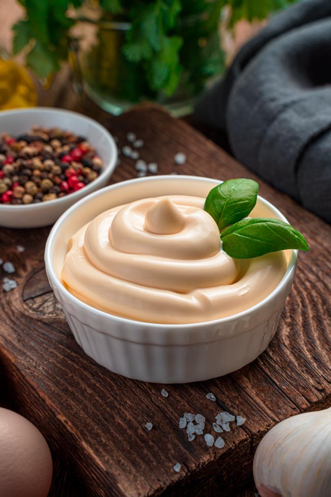 Maionese caseira simples e rápida de fazer Ninguém resiste ao sabor destas receitas caseiras! Maionese caseira simples