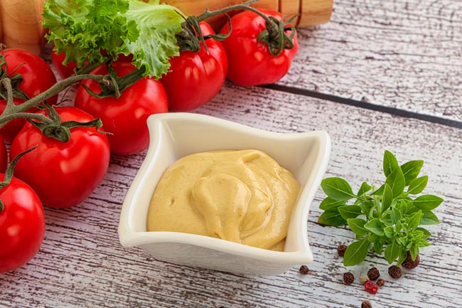 Maionese caseira simples e rápida de fazer Ninguém resiste ao sabor destas receitas caseiras! Maionese caseira simples
