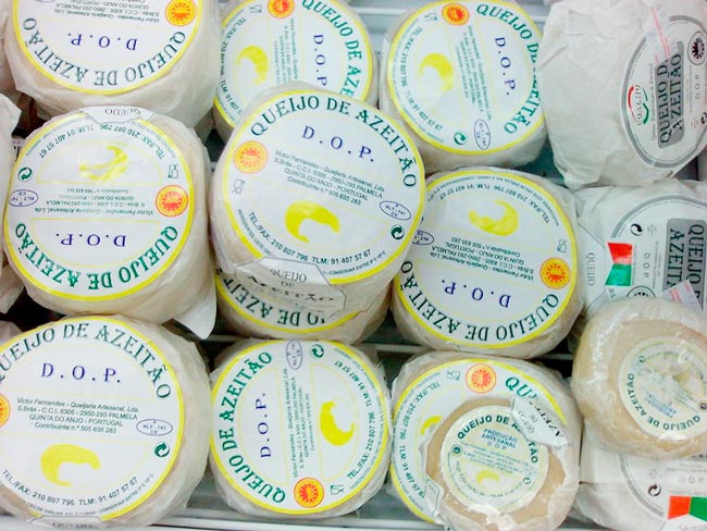 Queijos portugueses: 8 dos melhores queijos de Portugal Delicie-se com a riqueza da tradição queijeira portuguesa através destas incríveis opções. Queijos portugueses