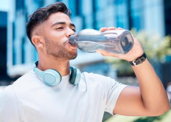 Sabe qual a periodicidade correta para lavar a garrafa de água?