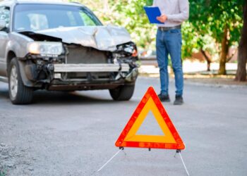 Esteja preparado para lidar com um acidente rodoviário de forma eficaz e segura.
