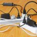 Saiba como esconder fios elétricos com 6 truques eficazes Técnicas simples e inteligentes para lidar com a gestão dos fios irritantes. esconder fios elétricos