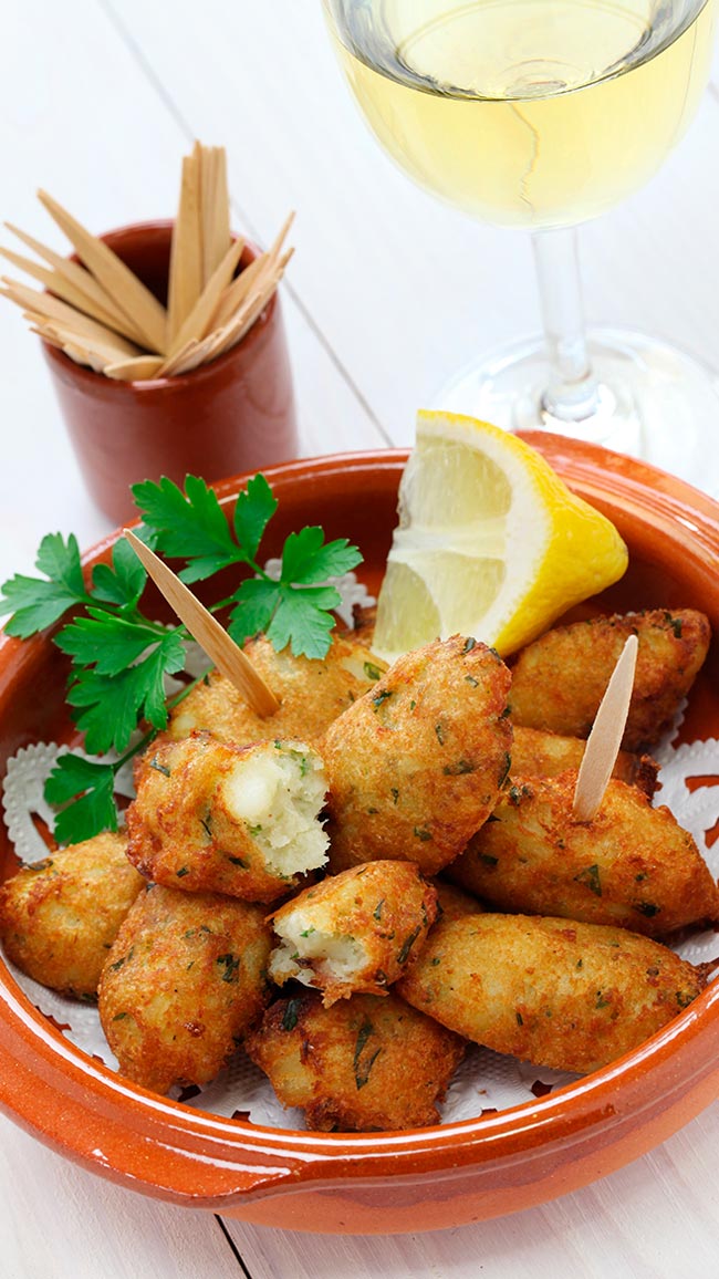 Como fazer pastéis de bacalhau fofinhos e irresistíveis Como fazer pastéis de bacalhau fofinhos e irresistíveis