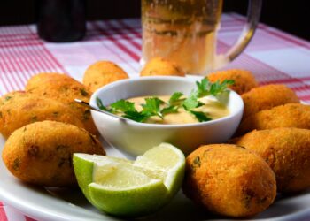 Como fazer pastéis de bacalhau fofinhos e irresistíveis