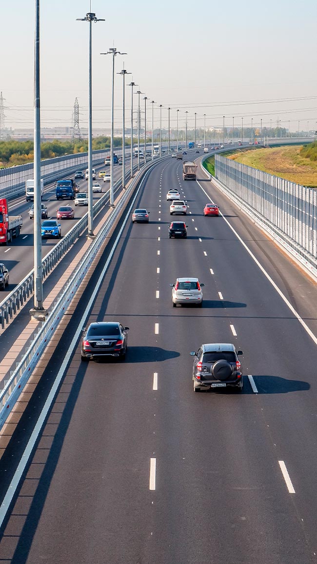 Automóveis: conduzir na via do meio pode custar-lhe mais do que imagina! Automóveis: conduzir na via do meio pode custar-lhe mais do que imagina!