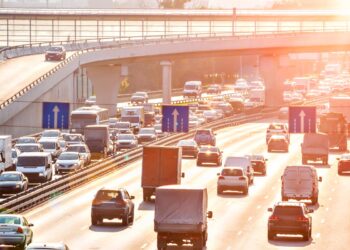 Automóveis: conduzir na via do meio pode custar-lhe mais do que imagina!