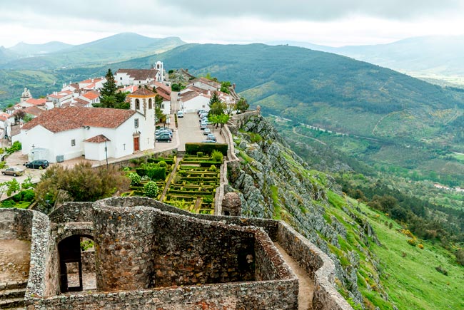 7 das mais bonitas estradas portuguesas Portugal é abençoado com paisagens deslumbrantes e as suas estradas oferecem algumas das vistas mais espetaculares do país.