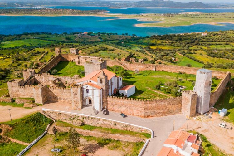 De norte a sul do país, explore connosco estes castelos que quase ninguém conhece.