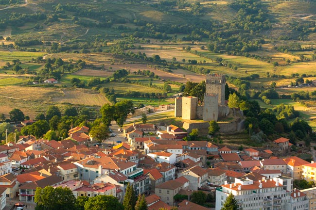 7 das mais bonitas estradas portuguesas Portugal é abençoado com paisagens deslumbrantes e as suas estradas oferecem algumas das vistas mais espetaculares do país.