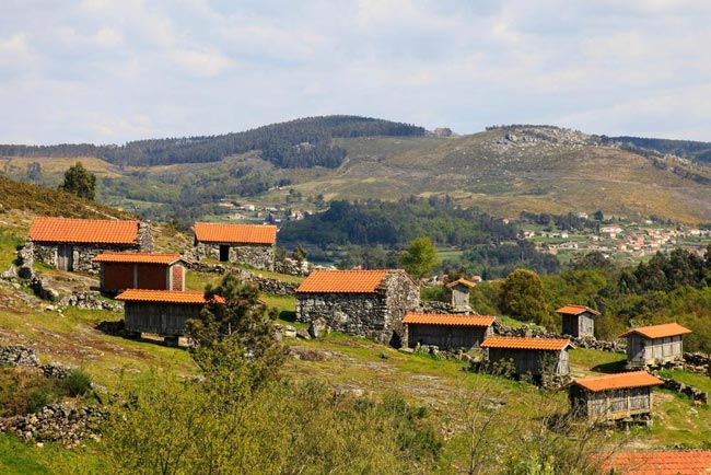 5 aldeias minhotas de rara beleza O Minho encanta com a sua beleza natural e património histórico.
