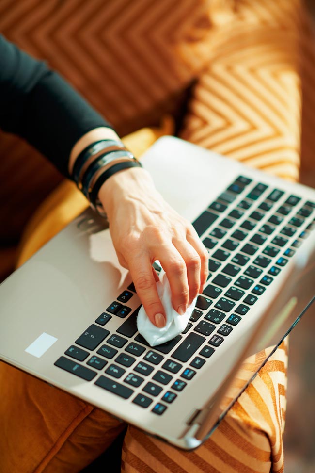 Aprenda a limpar o teclado do computador Limpar o teclado do PC é mais importante do que imagina! limpar o teclado do computador