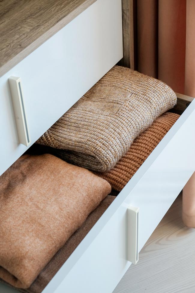 Com dicas simples e soluções práticas, garantimos que terá gavetas livres de mofo. eliminar o mofo das gavetas 