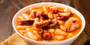 Mergulhe neste banquete marítimo com um bom vinho verde e pão fresco!