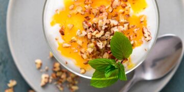A união perfeita entre camadas de creme delicado e bolacha maria.