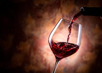 Não é apenas uma bebida apreciada pelo seu sabor, mas também pelos benefícios que oferece.