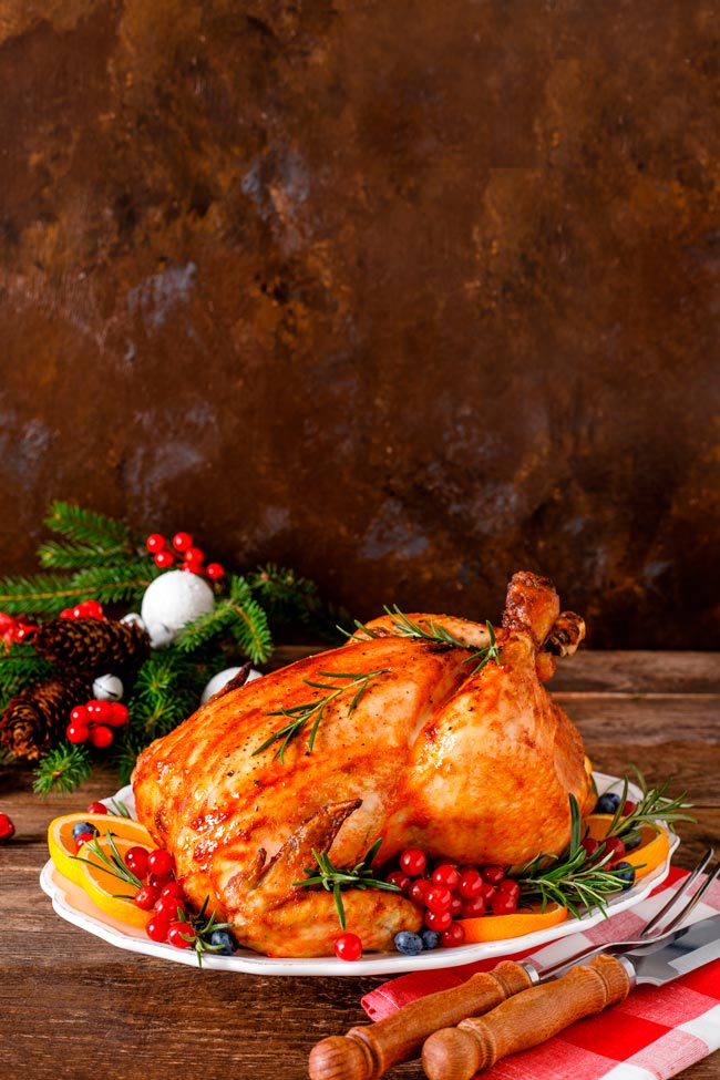 Peru recheado no forno com castanhas – receita de Natal Surpreenda os seus convidados com este prato tradicional de sabor inigualável.