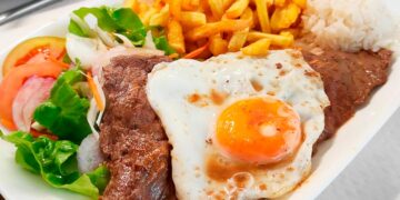O prego no prato é um verdadeiro hino ao sabor luso e nunca sai de moda.