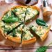 Perfeita para brunches descontraídos, almoços memoráveis ou jantares requintados. Quiche de bacalhau com espinafres