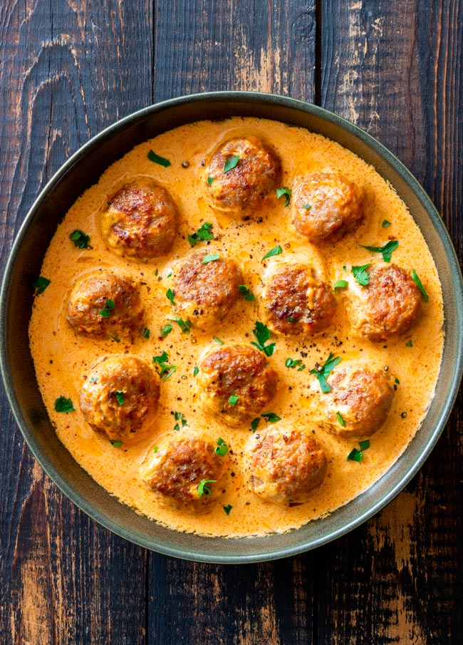 Receita das almôndegas Ikea com o molho irresistível O segredo foi revelado! Descubra o que torna as almôndegas Ikea tão irresistíveis!
