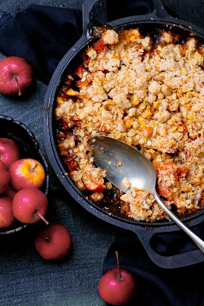 Receita de Crumble de Maçã com canela Uma receita repleta de aromas reconfortantes da maçã e o toque irresistível da canela! Receita de Crumble de Maçã com canela