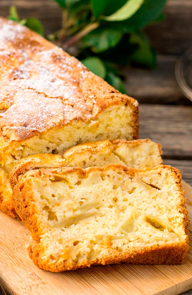 Receita de bolo de maçã no liquidificador Nunca sobra! Uma sobremesa rápida e deliciosa para qualquer ocasião. bolo de maçã no liquidificador