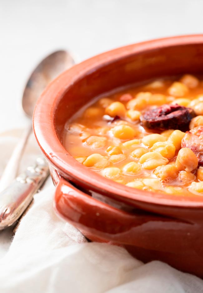 O sabor do Alentejo no seu auge: descubra o irresistível cozido de grão à alentejana!