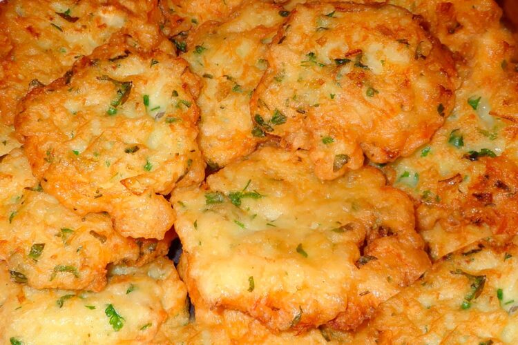 Pataniscas de bacalhau à moda antiga, como a avó fazia