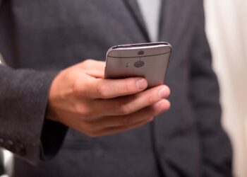 Esteja sempre atento e protegido quando se trata de comunicações telefónicas desconhecidas.