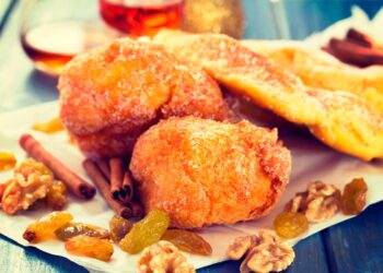 Enfeite a sua mesa com as cores e sabores destes Sonhos de Natal deliciosos.