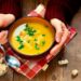 Descubra como a sopa pode ser a estrela do seu menu diário, oferecendo não apenas o seu calor e sabor... sopa faz bem