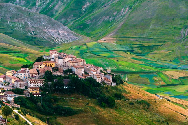 Há uma pérola lusitana entre as 26 cidades pequenas mais bonitas da Europa!
