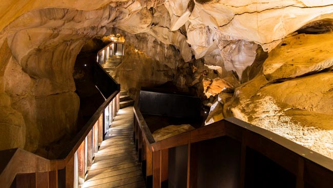 Um verdadeiro tesouro arqueológico que nos convida a desvendar os segredos do passado e a apreciar a riqueza da herança pré-histórica. Gruta do Escoural