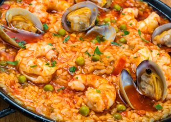 Com um aroma e sabor capaz de transportar os apreciadores deste prato para as costas ensolaradas do nosso país. melhor Arroz de Marisco