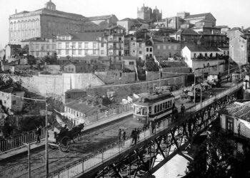 Descubra a história intrigante das portagens para peões na ponte Luís I.