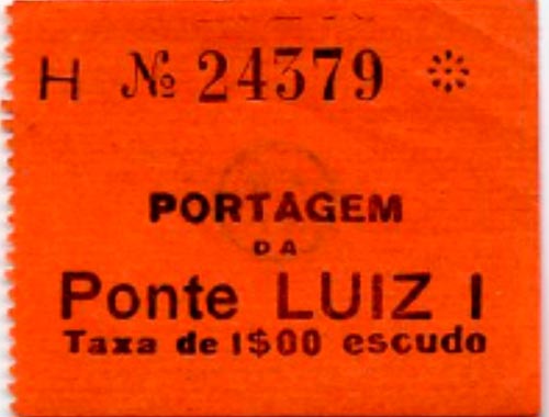 Descubra a história intrigante das portagens para peões na ponte Luís I.