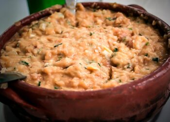 Uma refeição reconfortante, cheia de sabores tradicionais e perfeita para partilhar com a família e amigos.