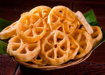 Desfrute do prazer único de saborear filhós de forma, a doce tradição que torna o Natal ainda mais especial. filhós de forma