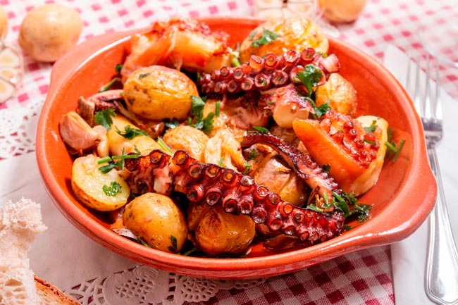 3 receitas de polvo de Natal cozido e no forno Traga um toque especial à sua ceia de Natal. polvo de Natal