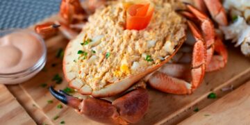 Surpreenda os seus convidados com um prato que é simultaneamente elegante e delicioso. Receita de sapateira recheada