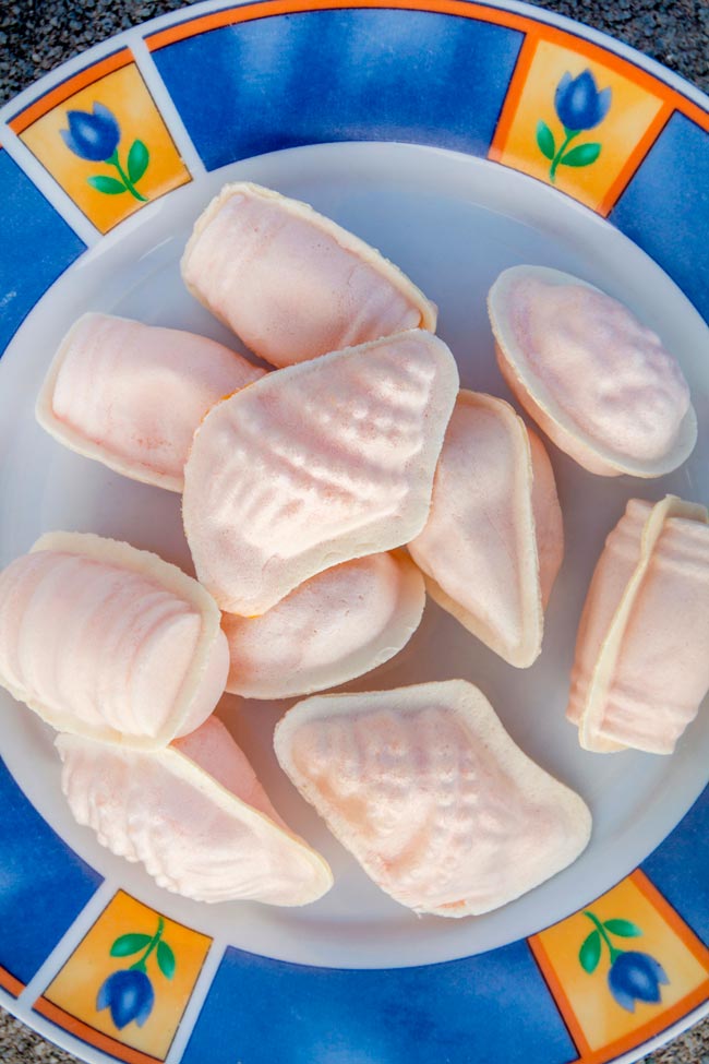 Descubra como criar em sua casa este doce e deixe-se envolver pela doçura dos Ovos Moles de Aveiro.